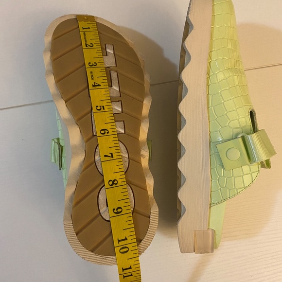 Sorel Viibe Slide On Clogs Luminous Lime Size 9.5 - Picture 13 of 13